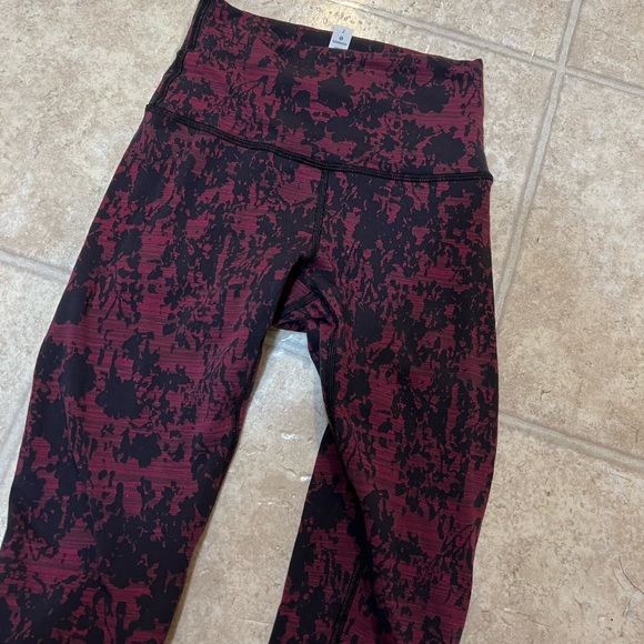 Lululemon wunder unders high rise leggings - Picture 2 of 5